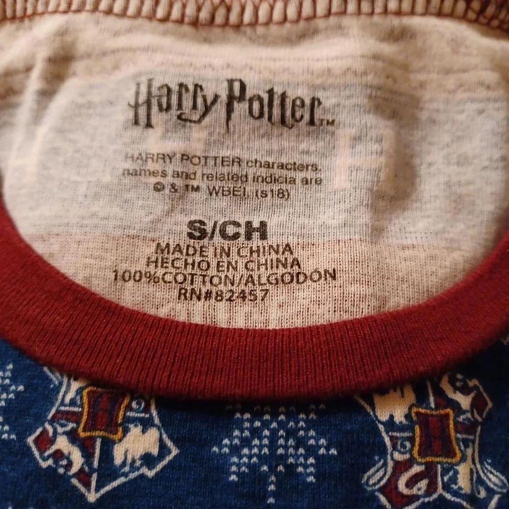 Harry Potter girls size small pajama top Hogwarts Maroon Trim